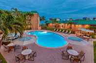 สระว่ายน้ำ Holiday Inn Hotel & Suites VERO BEACH-OCEANSIDE, an IHG Hotel