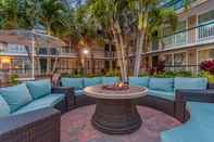 พื้นที่สาธารณะ Holiday Inn Hotel & Suites VERO BEACH-OCEANSIDE, an IHG Hotel