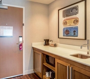 อื่นๆ 6 Hampton Inn and Suites Boston/Waltham