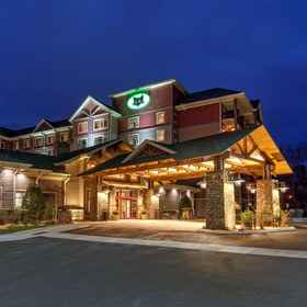 Exterior1Black Fox Lodge Pigeon Forge Tapestry Collection by Hilton,鸽子谷岛飯店