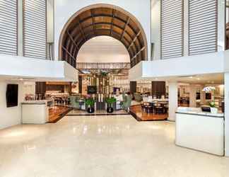 Lobby 2 Mercure Jakarta Batavia