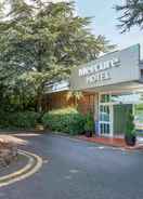 Exterior Mercure Cardiff North Hotel