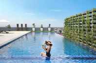 Kolam Renang Novotel Suites Yogyakarta Malioboro