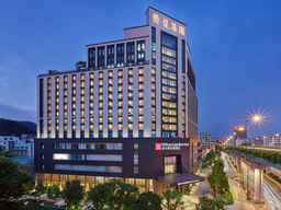 Hilton Garden Inn Guangzhou Tianhe, USD 92.61