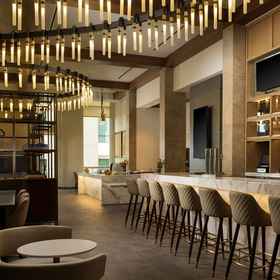 BarLounge1Canopy by Hilton Dallas Frisco Station,Legacy Car Wash & Detail Center飯店