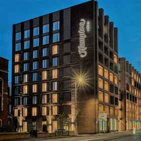 Exterior 1 Hampton by Hilton Manchester Northern Quarter, Khách sạn The Comedy Store
