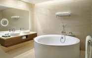 In-room Bathroom 4 Movenpick Hotel And Convention Centre Klia