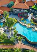 Pool DoubleTree by Hilton Damai Laut Resort