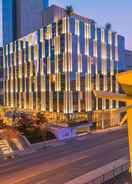 Exterior HALL Arts Hotel Dallas  Curio Collection by Hilton