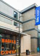 Exterior ibis budget London Bromley Centre