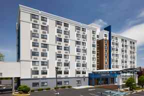 Hampton Inn Newark Airport