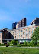 Exterior Canopy By Hilton Boston Downtown