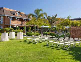 อื่นๆ 2 Seacliff Inn Aptos  Tapestry Collection by Hilton