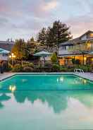 Pool Seacliff Inn Aptos  Tapestry Collection by Hilton
