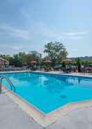 Pool Hotel MTK Mount Kisco