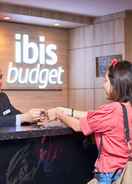 Exterior ibis budget Singapore Ruby