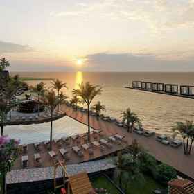 Pool 1 The Bo Vue Hotel Bodrum, Curio Collection by Hilton, โรงแรม & ที่พัก Magi Beach