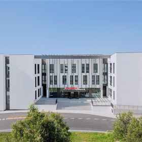 Exterior 1 Hampton by Hilton Venice Isola Nuova, Hotel Pemberhentian Bus Air Tronchetto