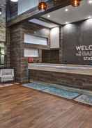 Reception Hampton Inn and Suites Newark Airport Elizabeth