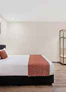 Guest room Breakfree on Broadway Sydney