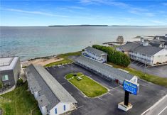 Others 3 Hampton Inn St Ignace Lakefront Mackinac