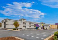 Others 5 Spark by Hilton Wichita East