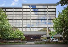 อื่นๆ 6 Graduate by Hilton Eugene