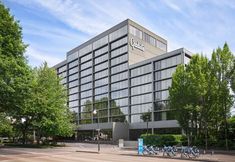 อื่นๆ 4 Graduate by Hilton Eugene