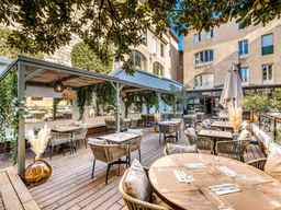 Hôtel Mercure Pont d'Avignon Centre, SGD 208.78