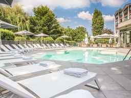 Hôtel Mercure Beaune Centre, USD 228.55