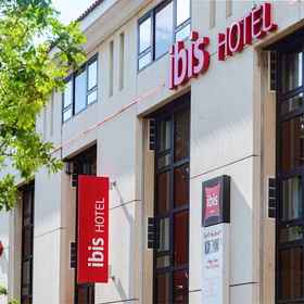 Exterior view 1 ibis Avignon Centre Pont de l'Europe, โรงแรม & ที่พัก Departement du Vaucluse