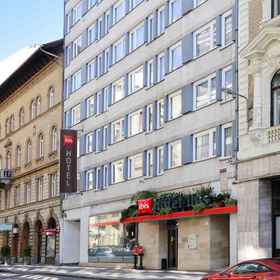 Exterior view 1 ibis Budapest City, Örs vezér tere Hotels