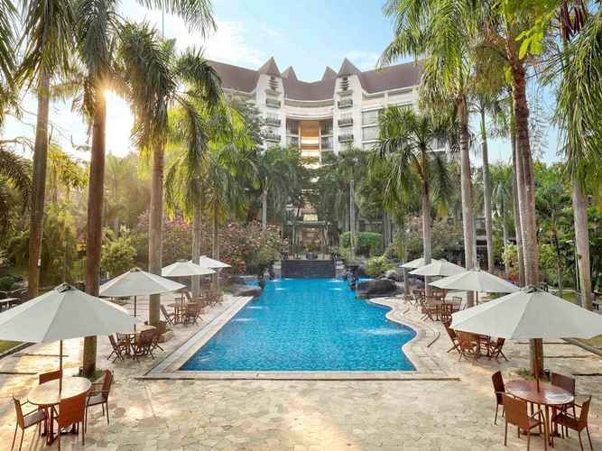 SWIMMING_POOL Novotel Surabaya - Hotel & Suites