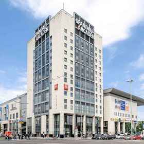 Exterior view1ibis Berlin Spandau,奥林匹克体育场站飯店
