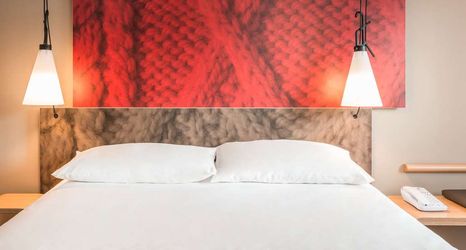 기타 2 ibis Rugby East