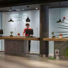 Exterior 1 ibis Madrid Aeropuerto Barajas, Hotel Garganta de los Montes