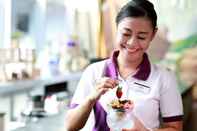 บาร์ คาเฟ่ และเลานจ์ Mercure Convention Center Ancol