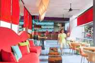 Bar, Cafe and Lounge ibis Styles Bali Legian (Formerly All Seasons Bali Legian)