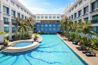 Swimming Pool Novotel Jakarta Mangga Dua Square