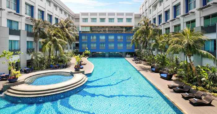 Swimming Pool Novotel Jakarta Mangga Dua Square