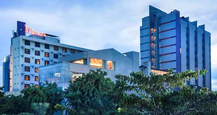 Bangunan Mercure Surabaya Grand Mirama