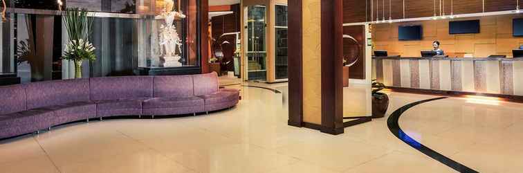 Lobi Mercure Surabaya Grand Mirama