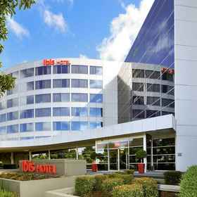 Exterior view 1 ibis Melbourne Glen Waverley, Melbourne Hotels