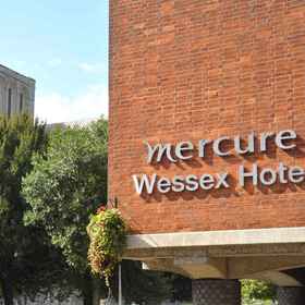Exterior view 1 Mercure Winchester Wessex Hotel, Hotel Wickham