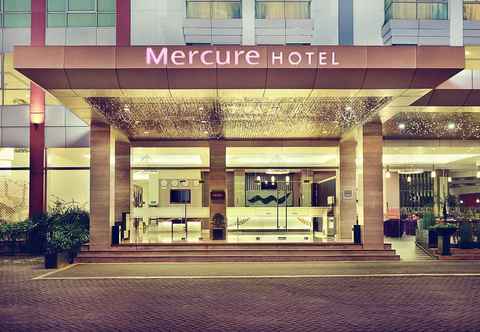 Bên ngoài Mercure Pontianak City Center