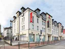 ibis Étampes, USD 177.61