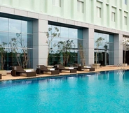 Swimming Pool 3 Novotel Bangka - Hotel & Convention Centre