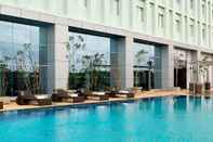 Swimming Pool Novotel Bangka - Hotel & Convention Centre