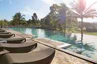 Kolam Renang Novotel Manado Golf Resort & Convention Center