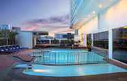 Swimming Pool 4 Novotel Jakarta Gajah Mada